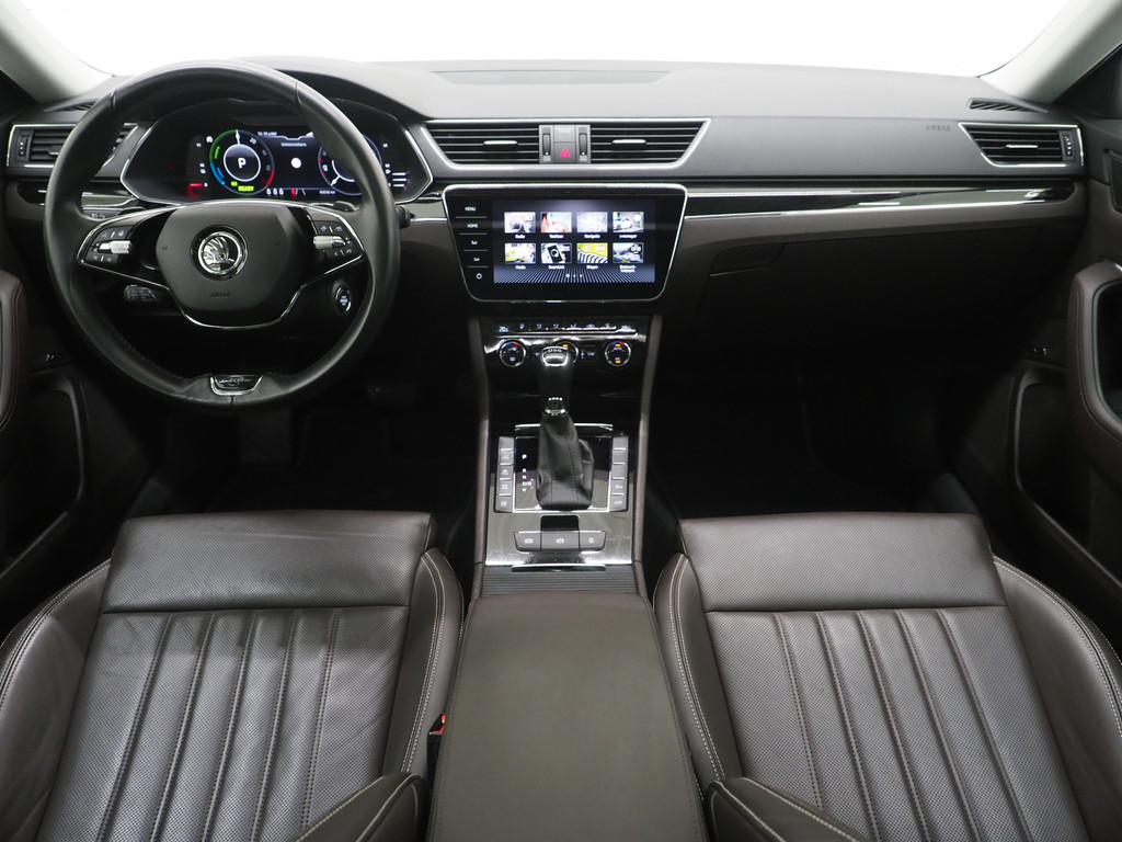 Škoda Superb Combi 1.4 TSI iV Laurin & Klement 4