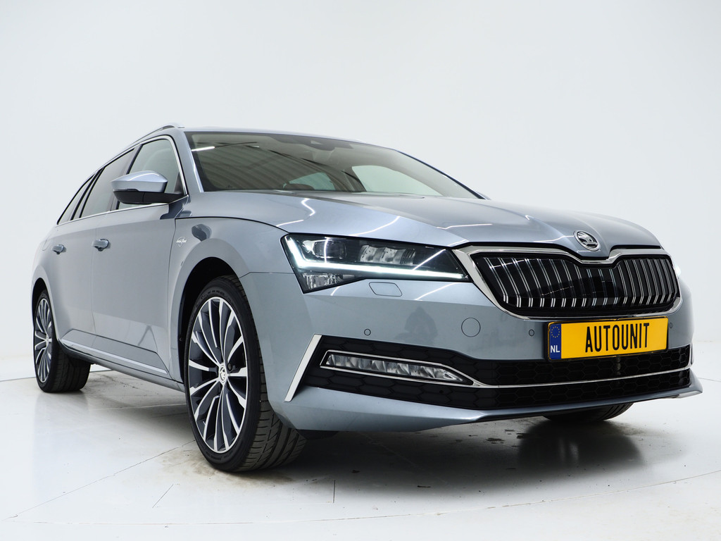 Škoda Superb Combi 1.4 TSI iV Laurin & Klement 54