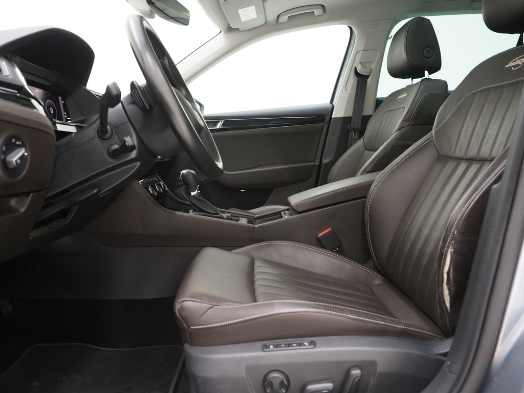 Škoda Superb Combi 1.4 TSI iV Laurin & Klement 60