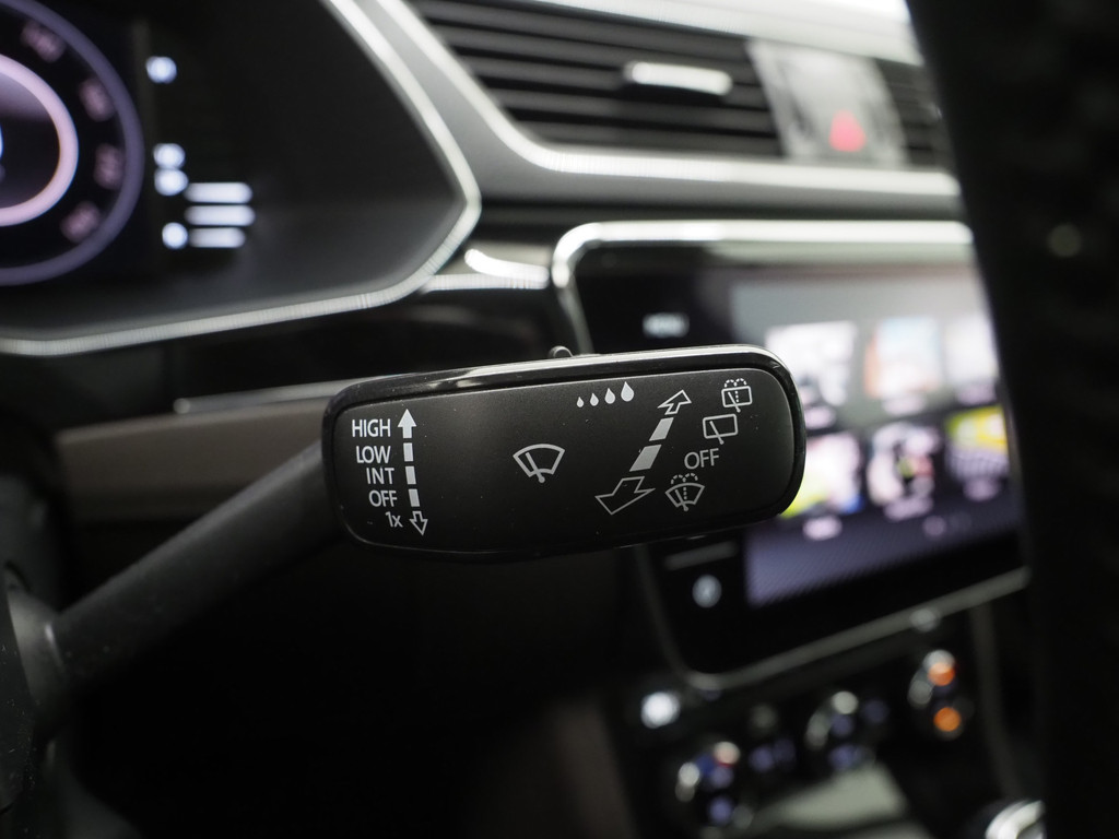 Škoda Superb Combi 1.4 TSI iV Laurin & Klement 70