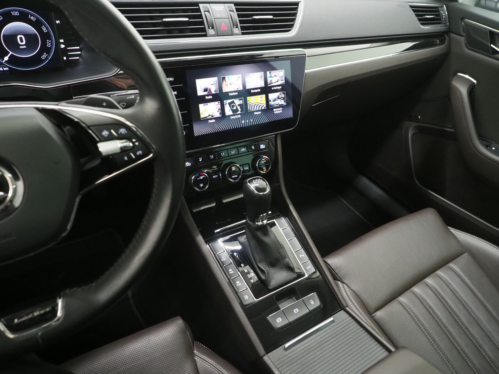 Škoda Superb Combi 1.4 TSI iV Laurin & Klement 81