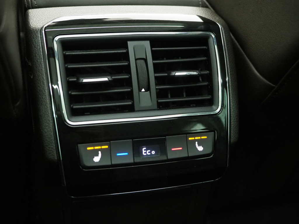 Škoda Superb Combi 1.4 TSI iV Laurin & Klement 82