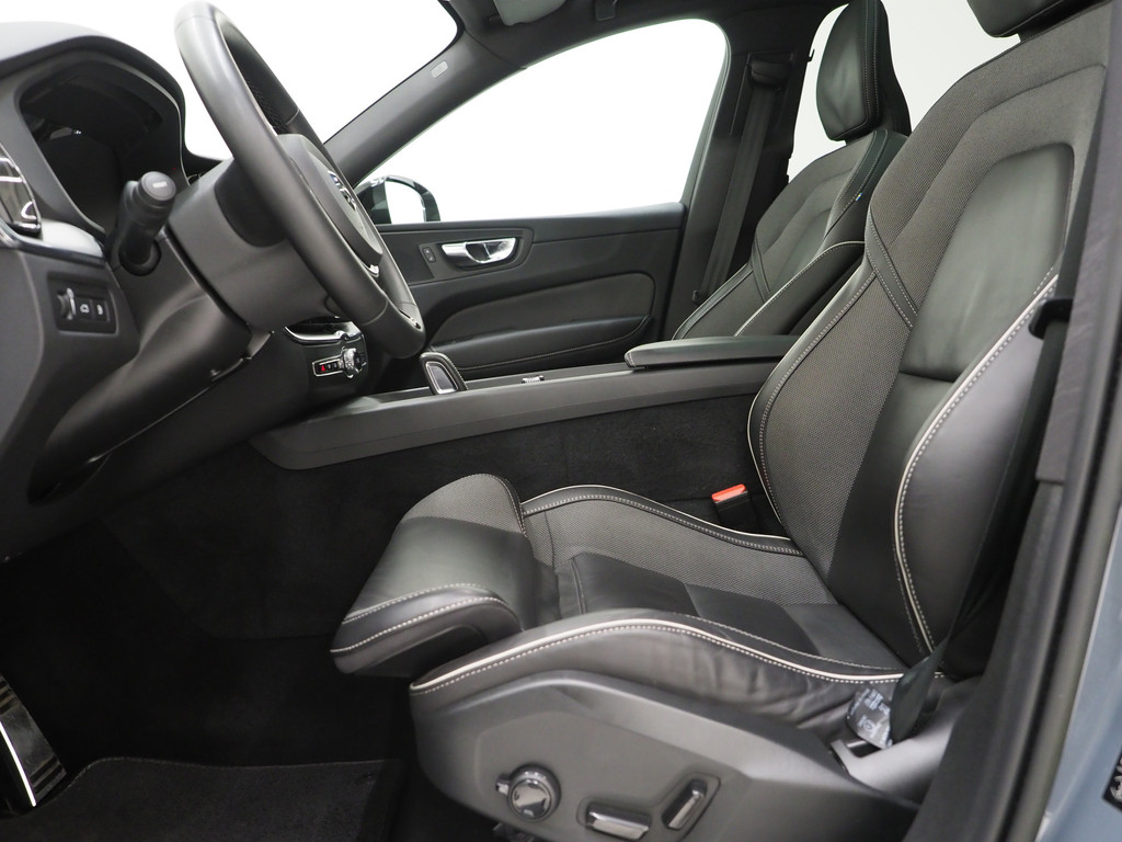 Volvo XC60 2.0 T6 Plug-in hybrid AWD R-Design Long Range 16