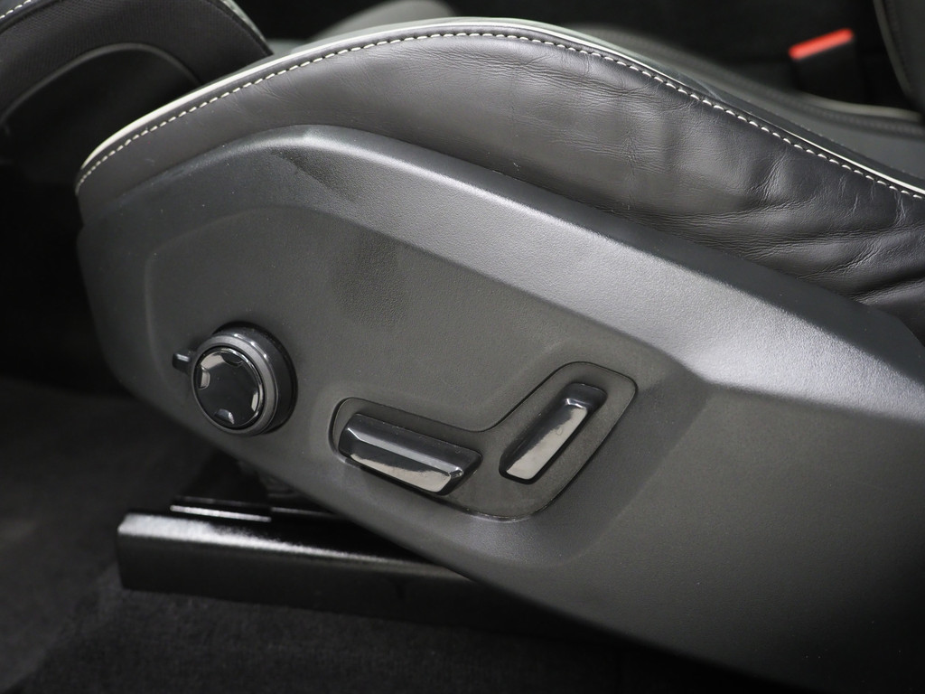 Volvo XC60 2.0 T6 Plug-in hybrid AWD R-Design Long Range 20