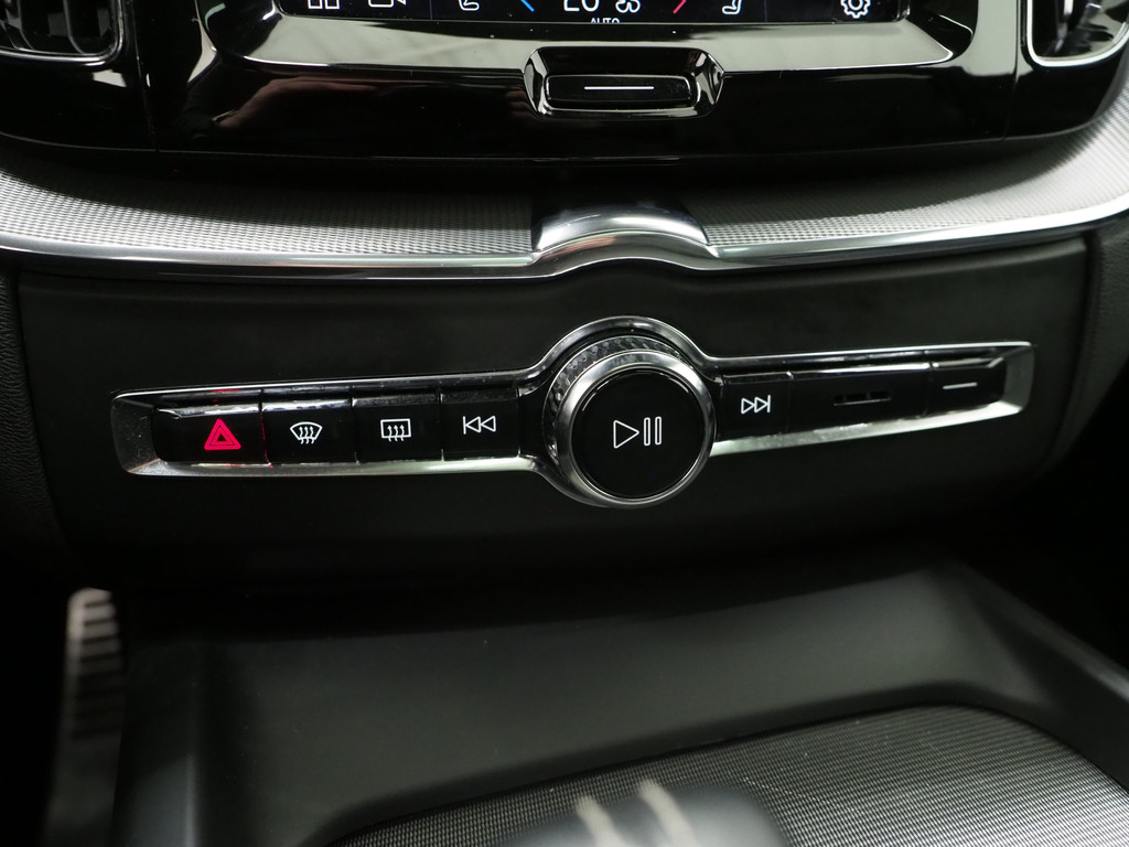 Volvo XC60 2.0 T6 Plug-in hybrid AWD R-Design Long Range 33