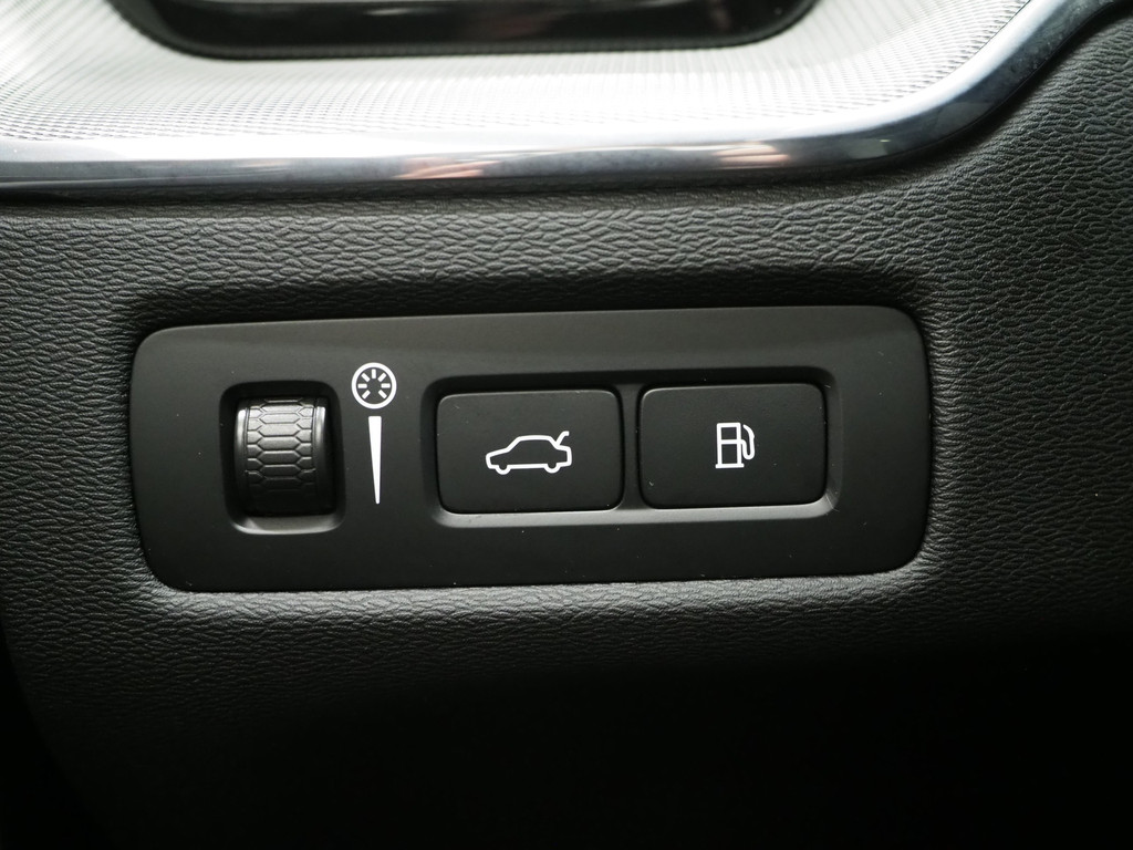 Volvo XC60 2.0 T6 Plug-in hybrid AWD R-Design Long Range 64