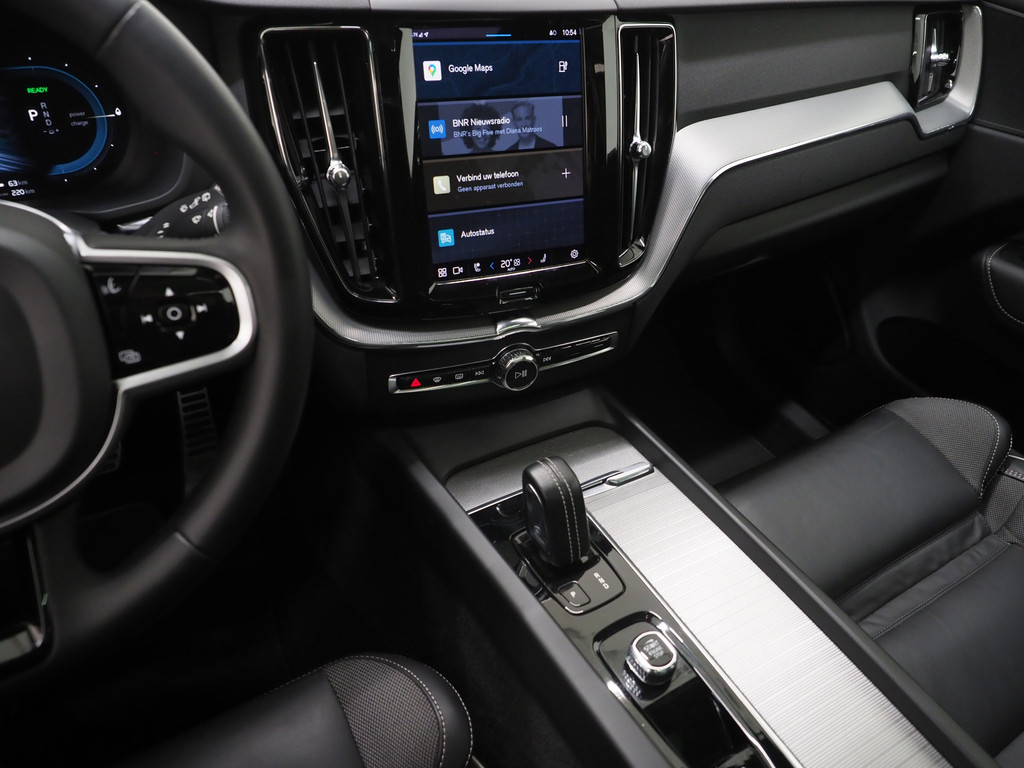 Volvo XC60 2.0 T6 Plug-in hybrid AWD R-Design Long Range 78