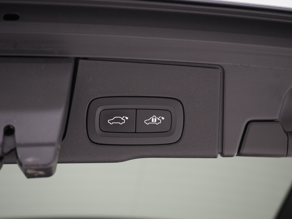 Volvo XC60 2.0 T6 Plug-in hybrid AWD R-Design Long Range 83