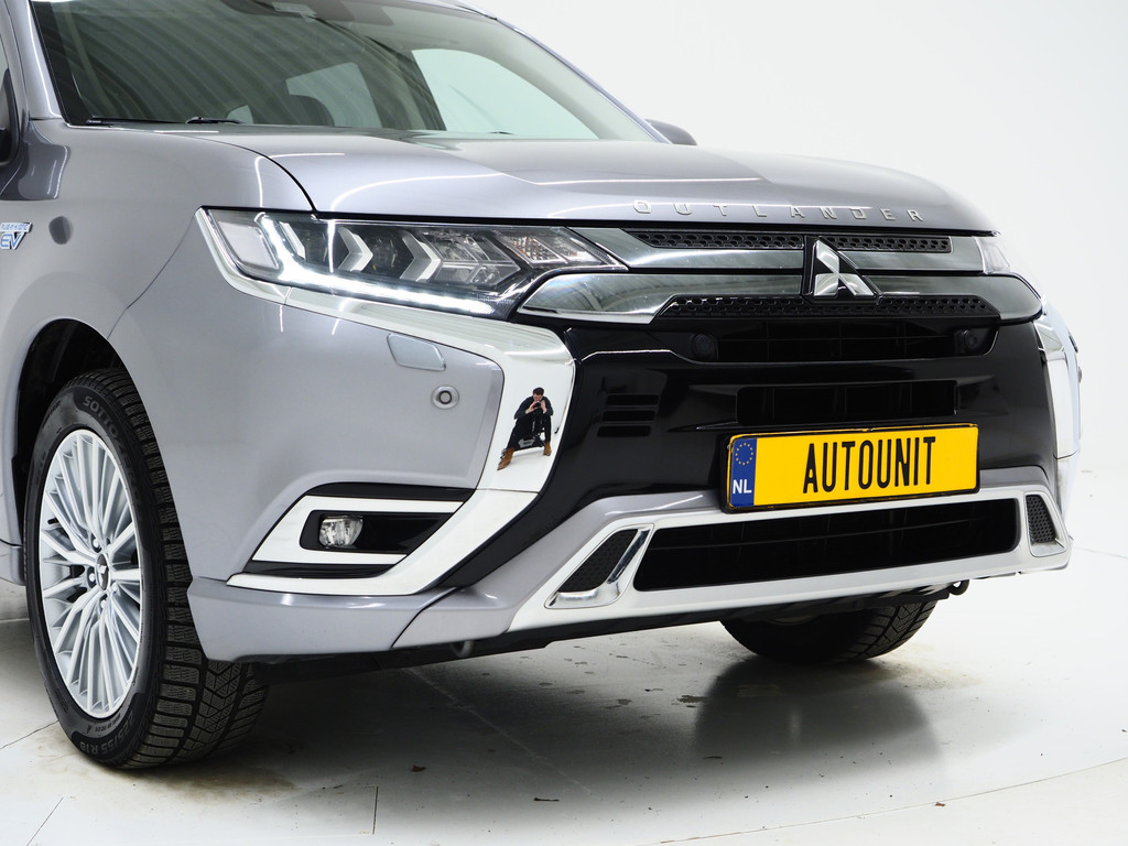 Mitsubishi Outlander 2.4 PHEV Intense 11