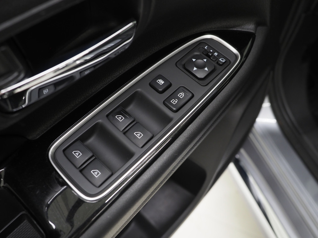 Mitsubishi Outlander 2.4 PHEV Intense 19