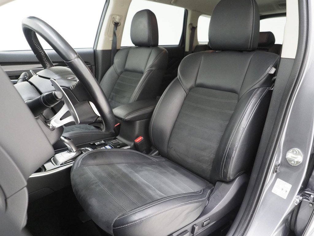 Mitsubishi Outlander 2.4 PHEV Intense 41