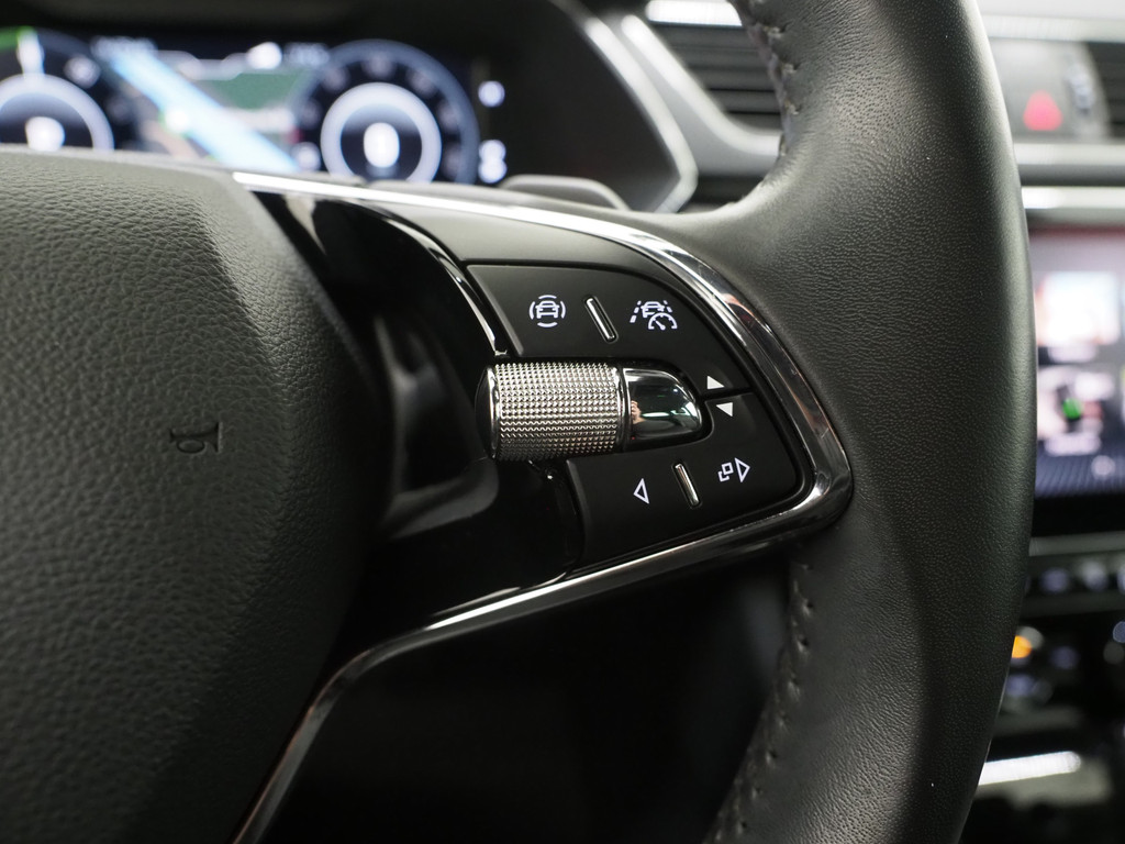 Škoda Superb Combi 1.4 TSI iV Laurin & Klement 25