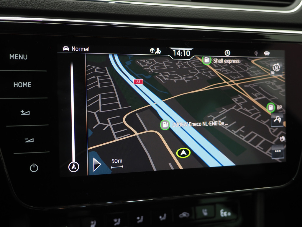 Škoda Superb Combi 1.4 TSI iV Laurin & Klement 29