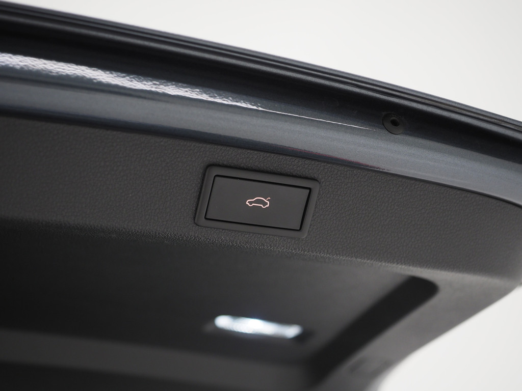 Škoda Superb Combi 1.4 TSI iV Laurin & Klement 42