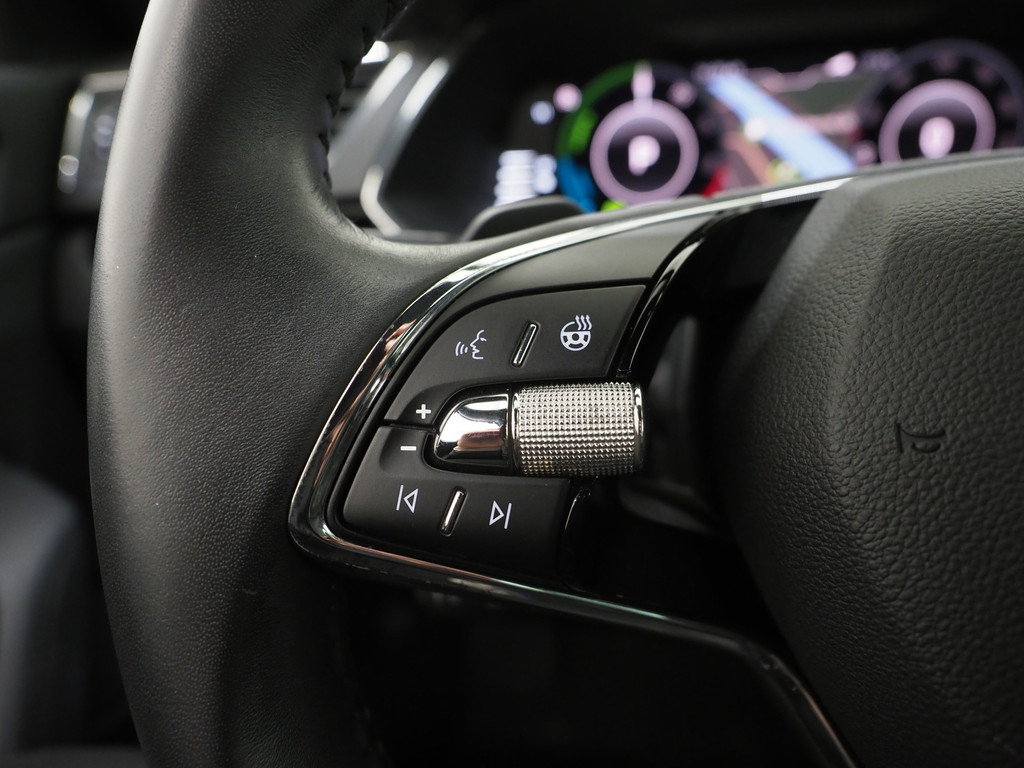 Škoda Superb Combi 1.4 TSI iV Laurin & Klement 69