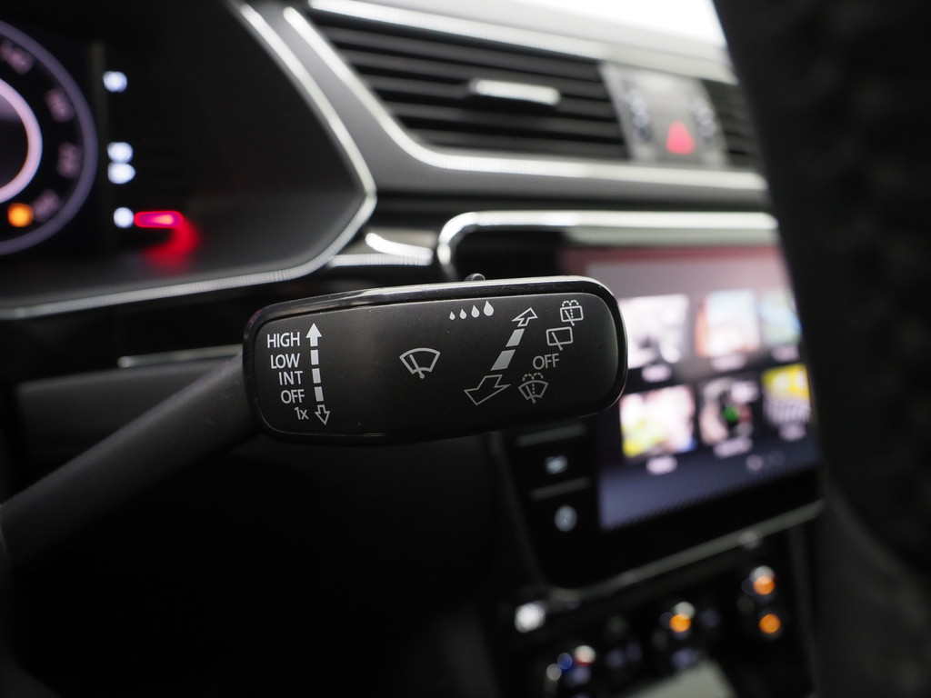 Škoda Superb Combi 1.4 TSI iV Laurin & Klement 71