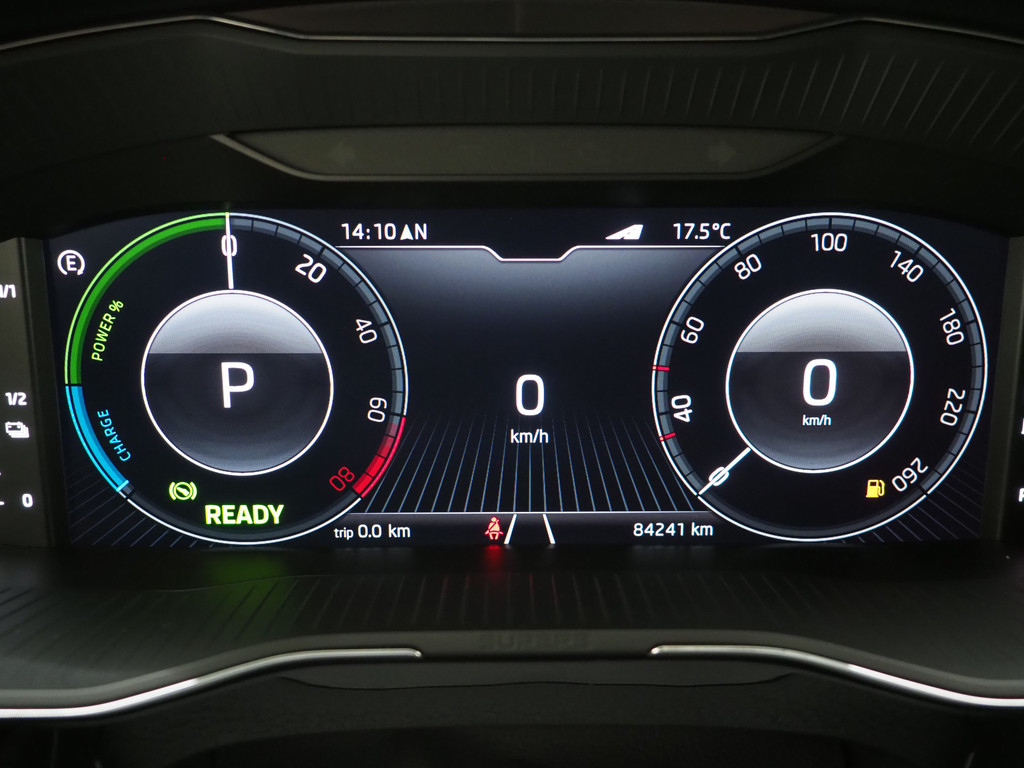 Škoda Superb Combi 1.4 TSI iV Laurin & Klement 72