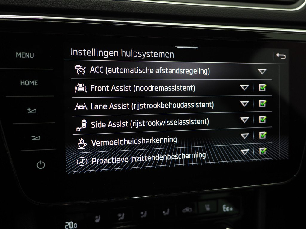 Škoda Superb Combi 1.4 TSI iV Laurin & Klement 77