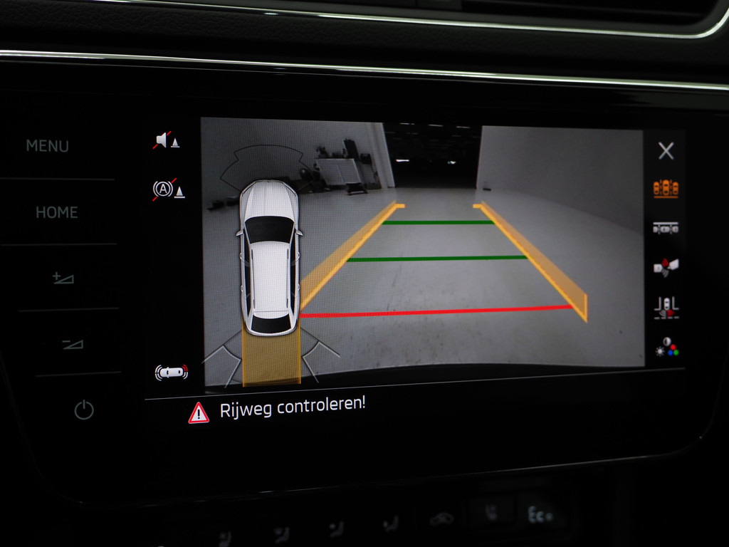 Škoda Superb Combi 1.4 TSI iV Laurin & Klement 78