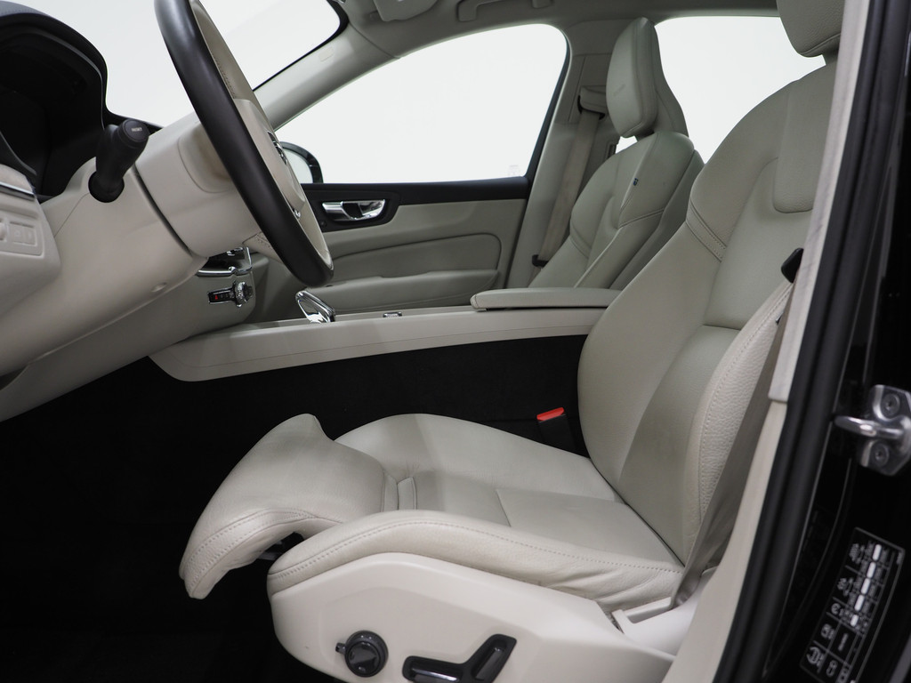 Volvo XC60 2.0 Recharge T8 AWD Inscription 15