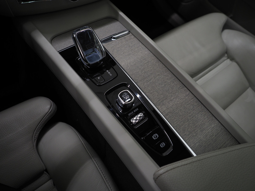 Volvo XC60 2.0 Recharge T8 AWD Inscription 33