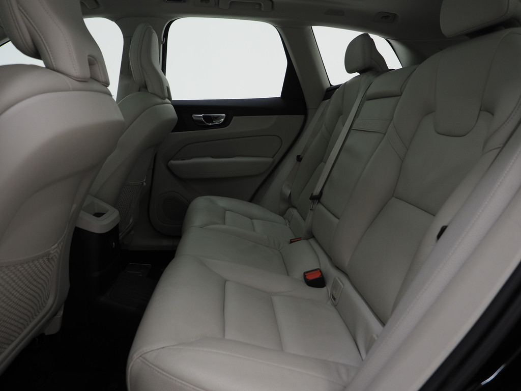 Volvo XC60 2.0 Recharge T8 AWD Inscription 36