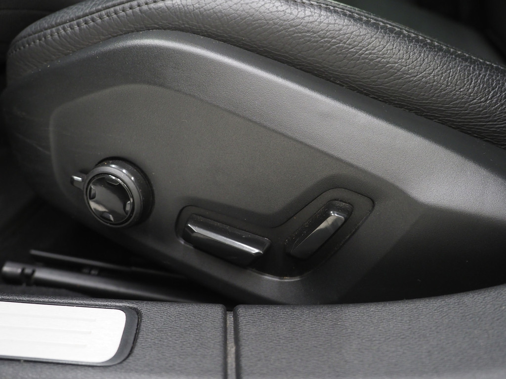 Volvo V60 2.0 T8 Twin Engine AWD Inscription 17