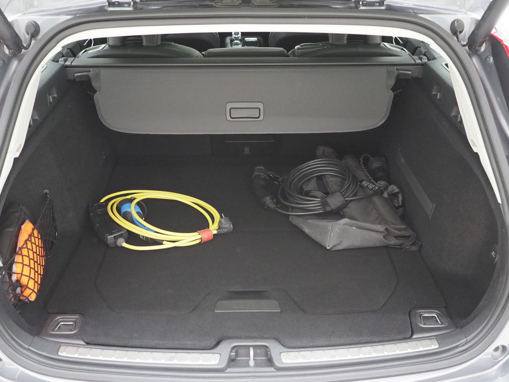 Volvo V60 2.0 T8 Twin Engine AWD Inscription 35