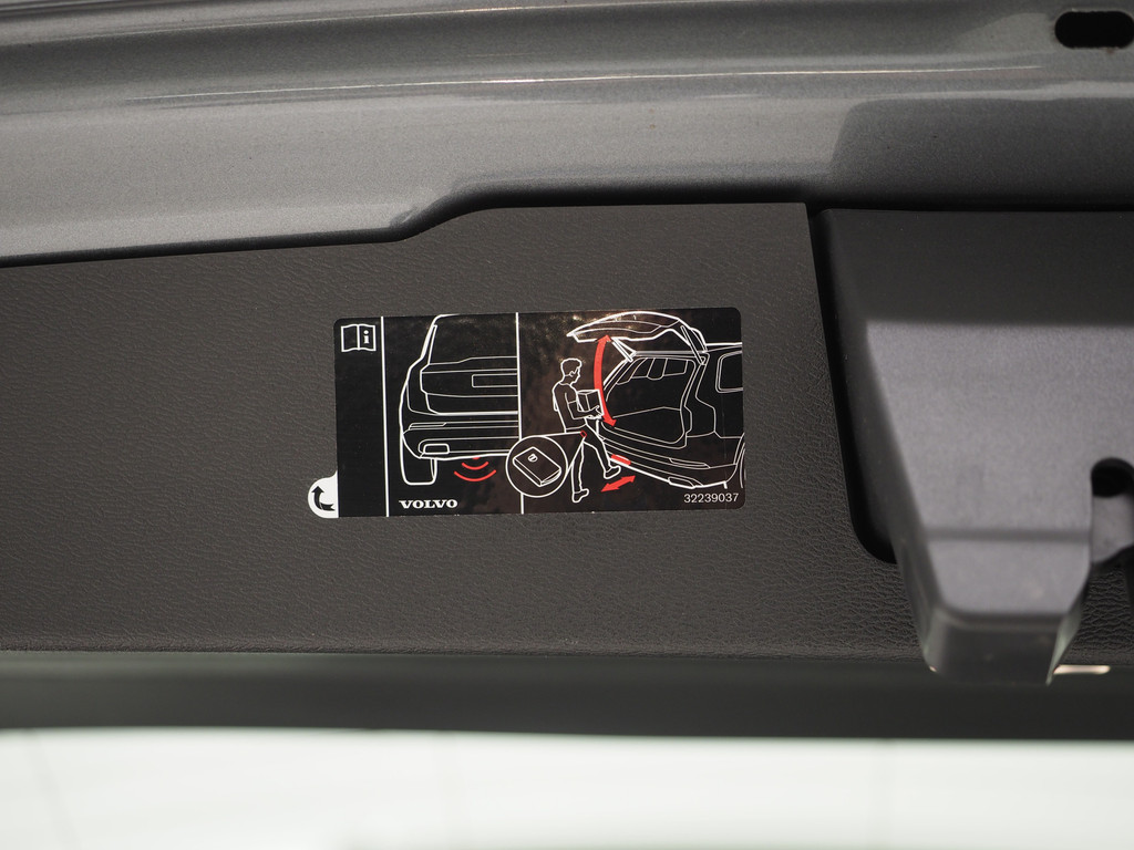 Volvo V60 2.0 T8 Twin Engine AWD Inscription 37