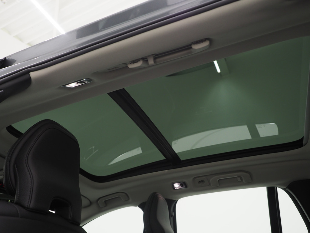 Volvo V60 2.0 T8 Twin Engine AWD Inscription 75