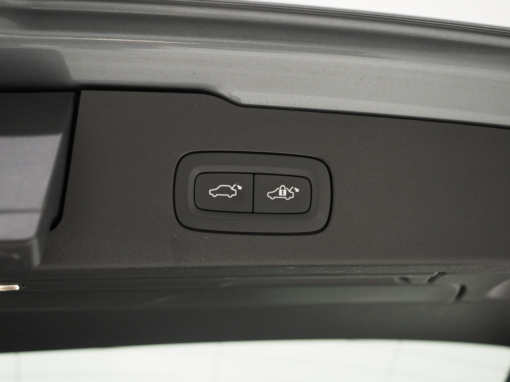 Volvo V60 2.0 T8 Twin Engine AWD Inscription 77