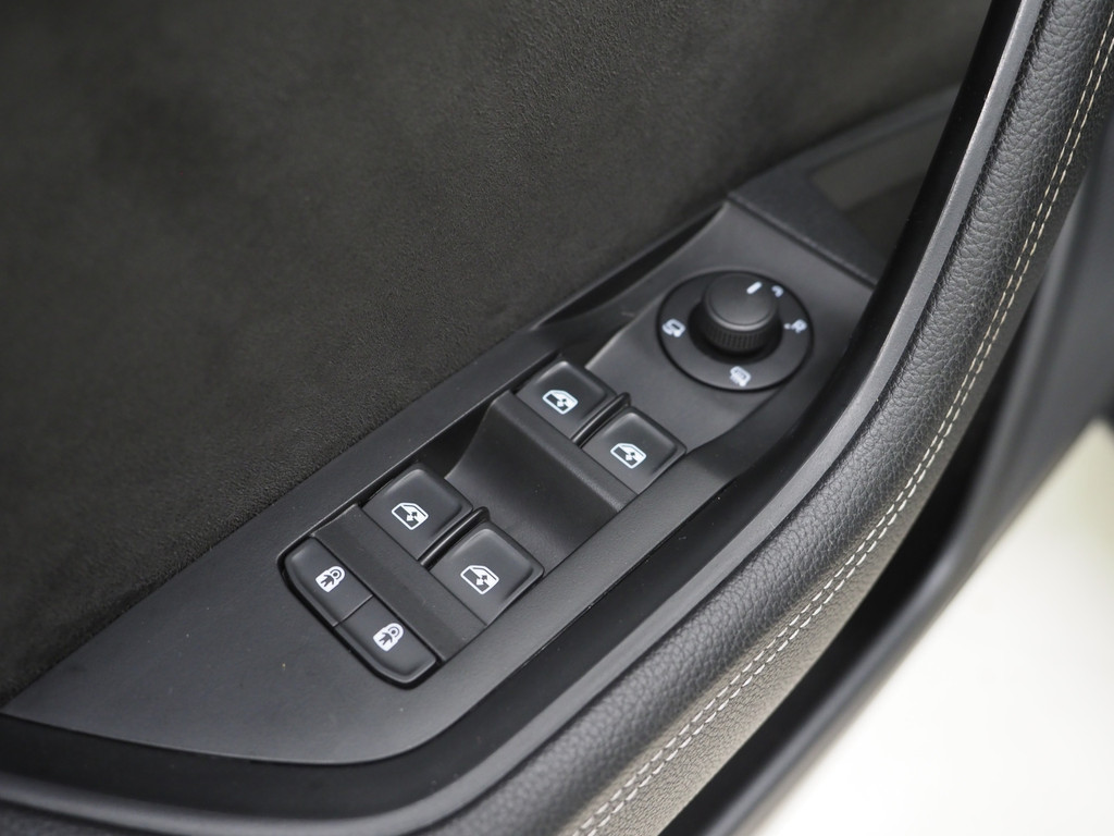 Škoda Superb Combi 1.4 TSI iV Sportline 218PK 17