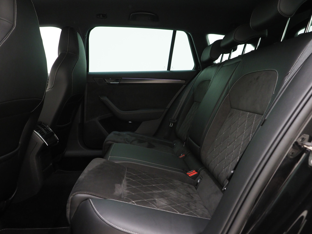 Škoda Superb Combi 1.4 TSI iV Sportline 218PK 36