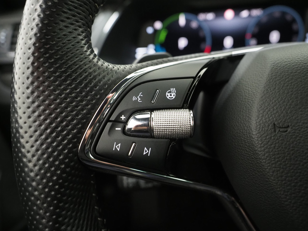 Škoda Superb Combi 1.4 TSI iV Sportline 218PK 63