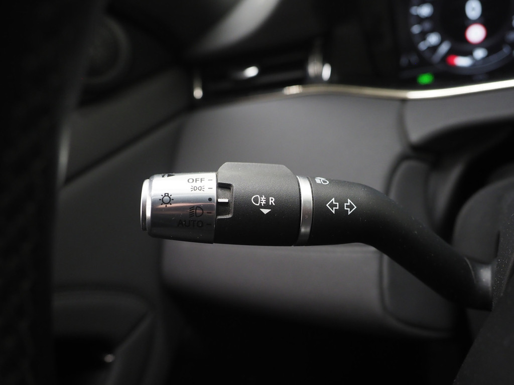 Land Rover Range Rover Evoque 1.5 P300e AWD R-Dynamic SE 21