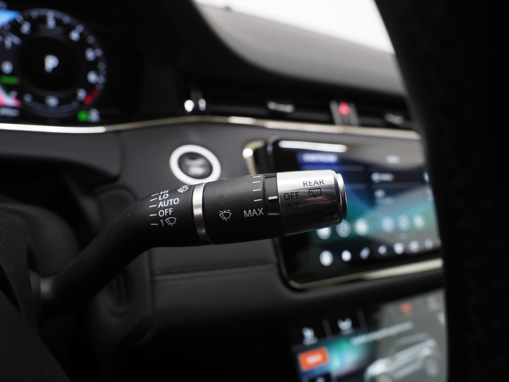 Land Rover Range Rover Evoque 1.5 P300e AWD R-Dynamic SE 24