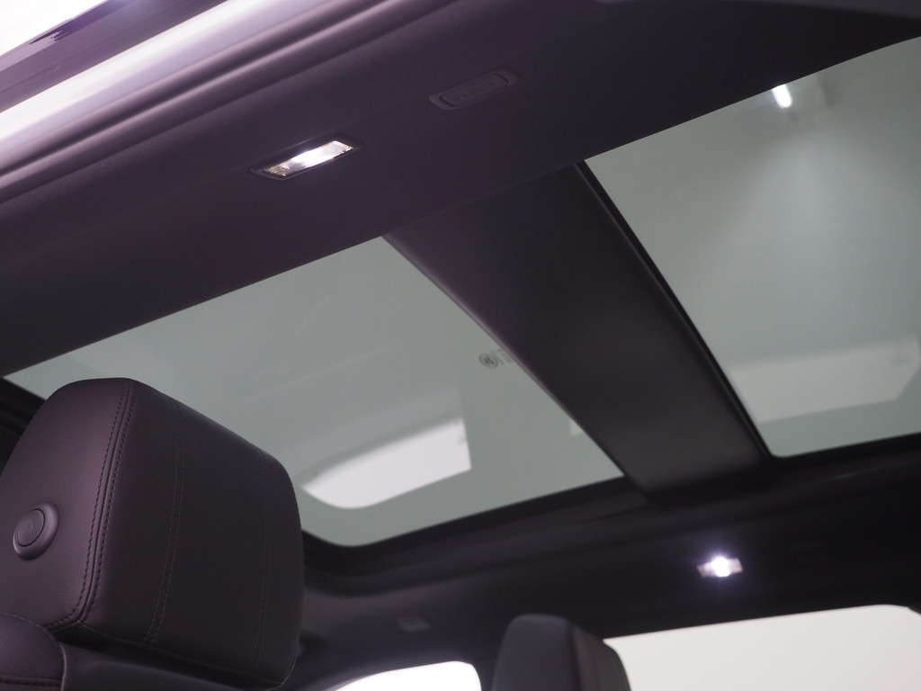 Land Rover Range Rover Evoque 1.5 P300e AWD R-Dynamic SE 35