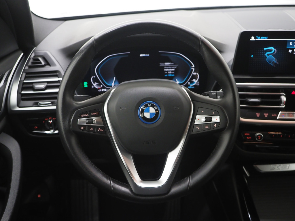 BMW X3 xDrive30e LCI 292PK 64