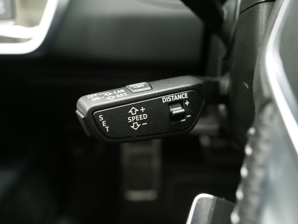 Audi A6 Avant 55 TFSI e quattro Competition Full Black 24