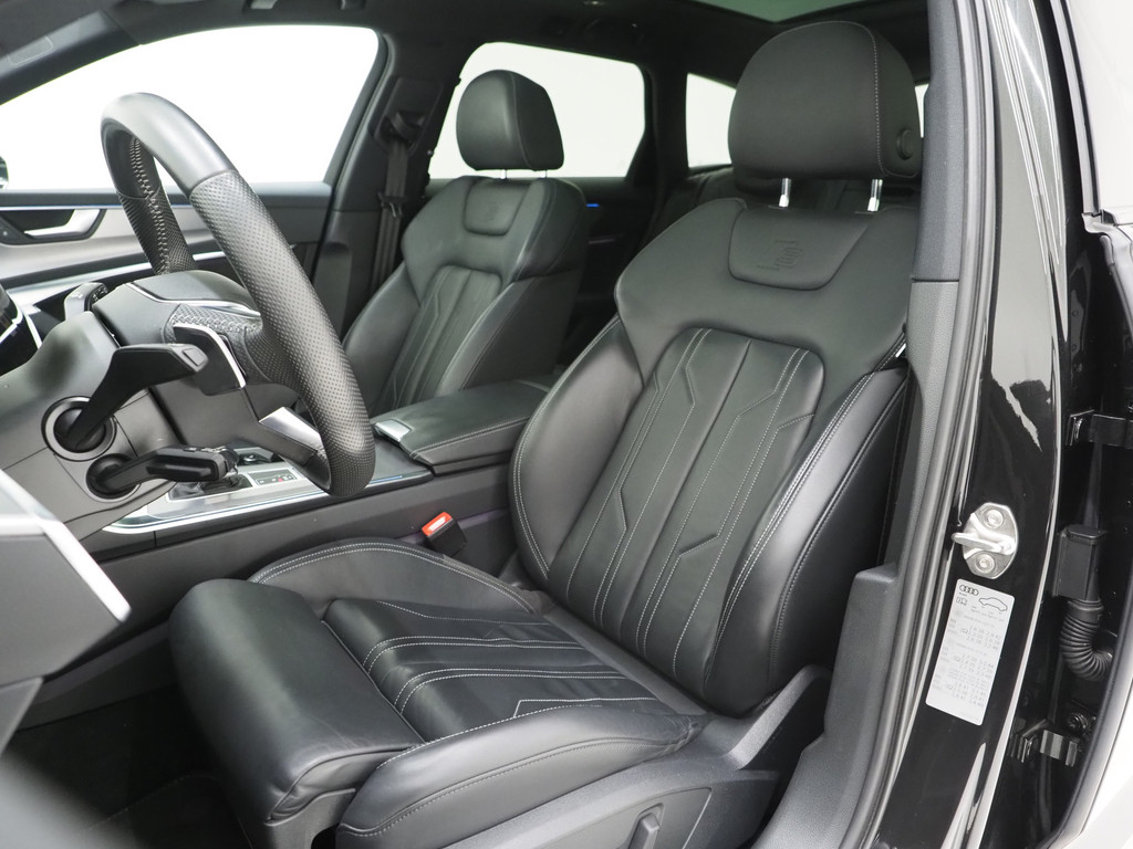 Audi A6 Avant 55 TFSI e quattro Competition Full Black 3