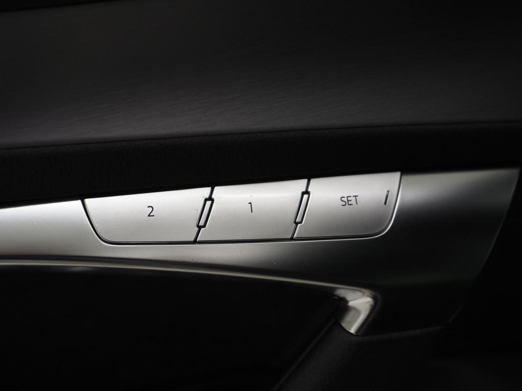 Audi A6 Avant 55 TFSI e quattro Competition Full Black 63