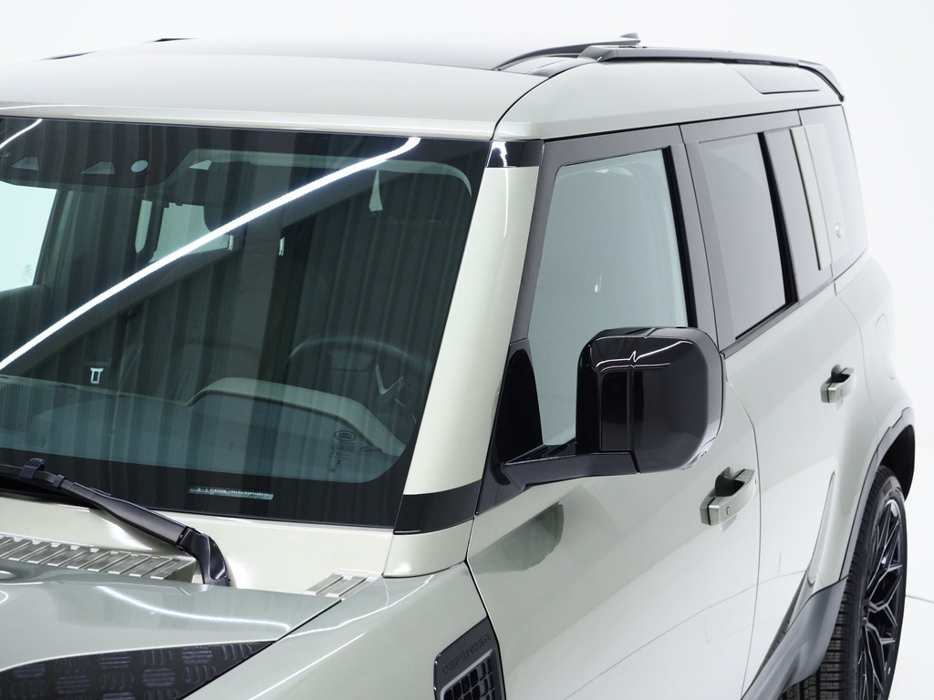 Land Rover Defender 110 2.0 P400e Urban Look 12