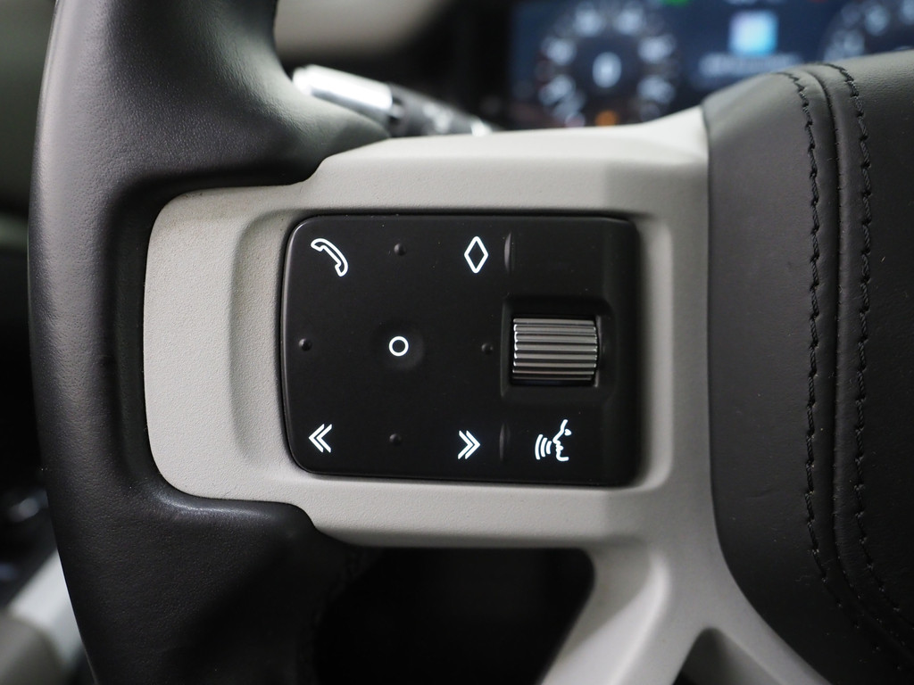 Land Rover Defender 110 2.0 P400e Urban Look 24