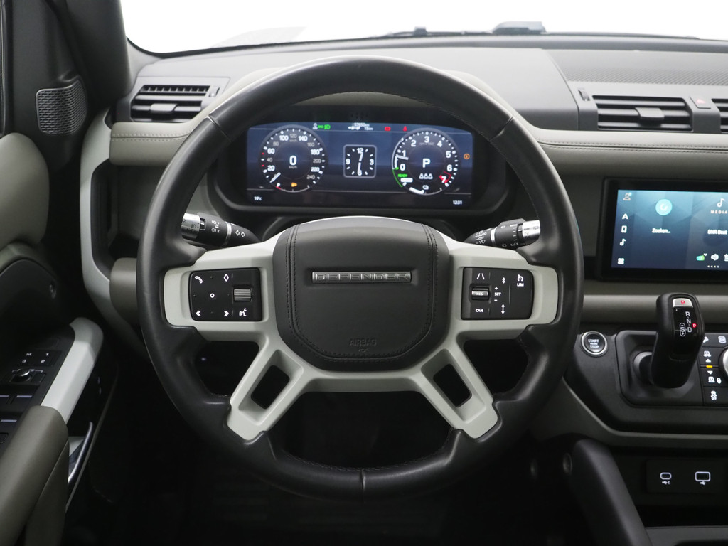 Land Rover Defender 110 2.0 P400e Urban Look 37