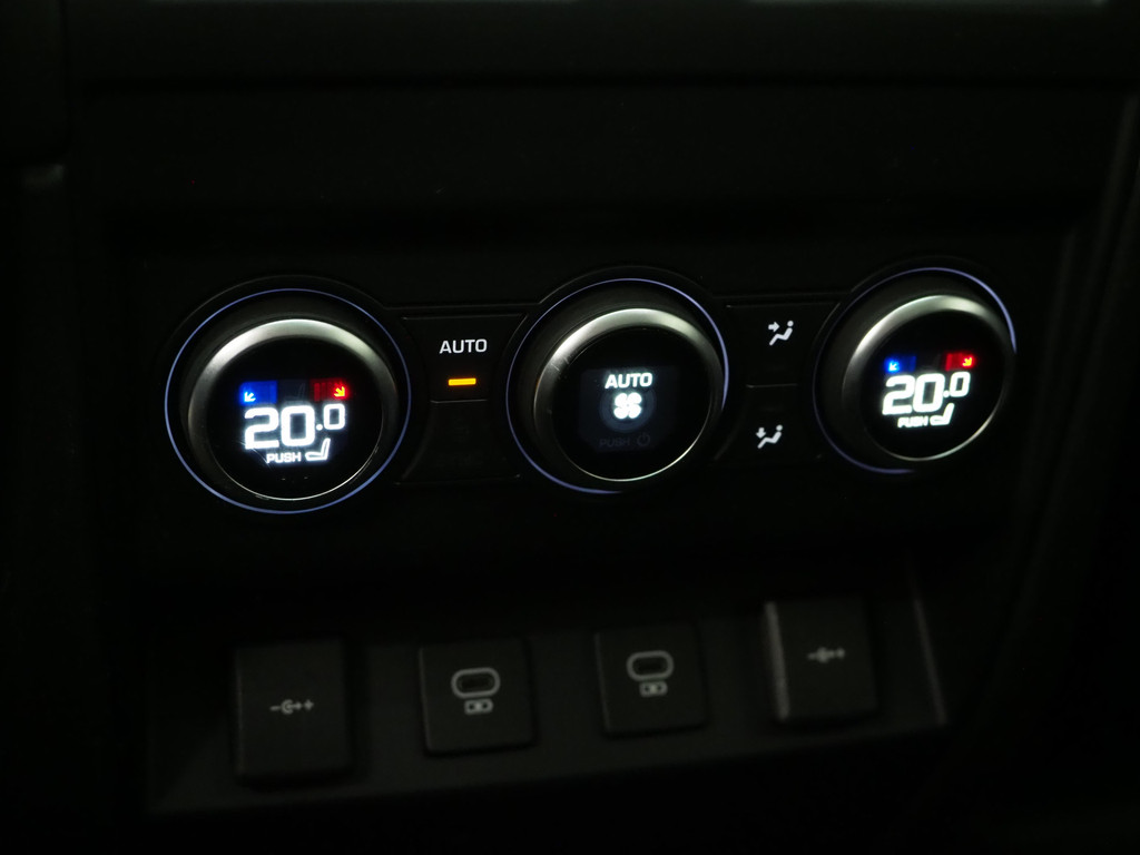 Land Rover Defender 110 2.0 P400e Urban Look 38