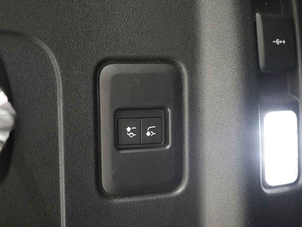 Land Rover Defender 110 2.0 P400e Urban Look 42