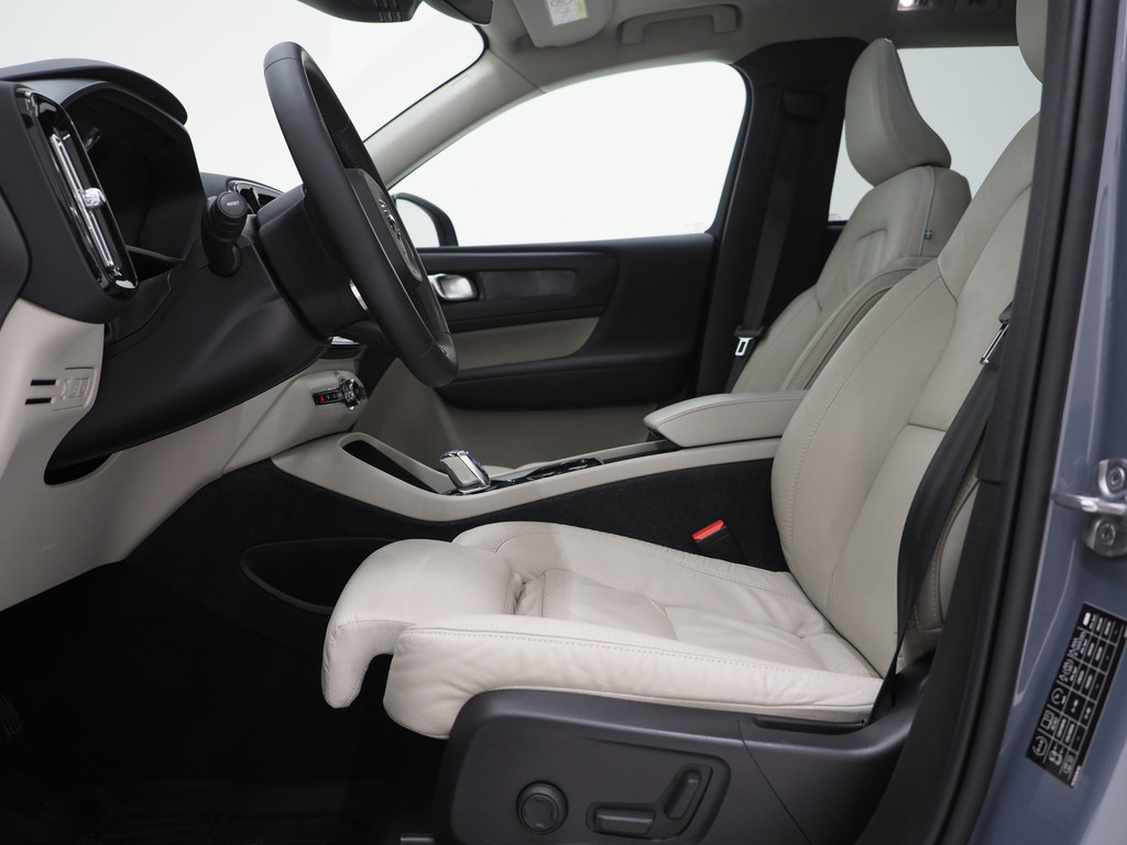 Volvo XC40 1.5 T5 Plug-in hybrid Ultimate Dark 17