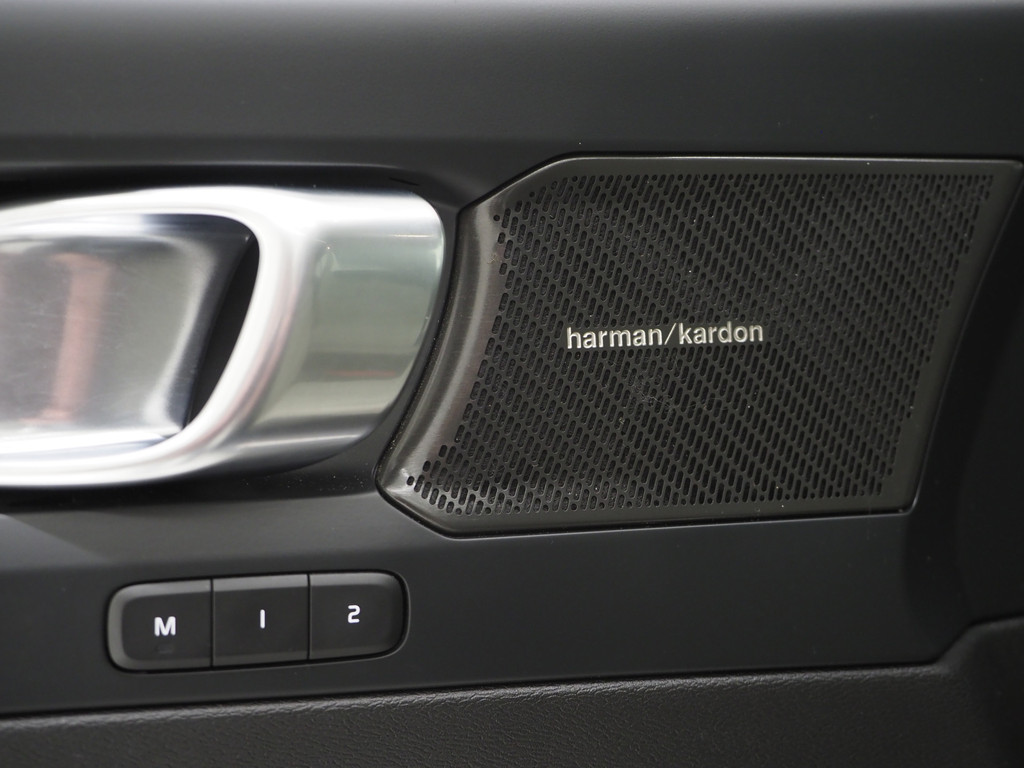 Volvo XC40 1.5 T5 Plug-in hybrid Ultimate Dark 19