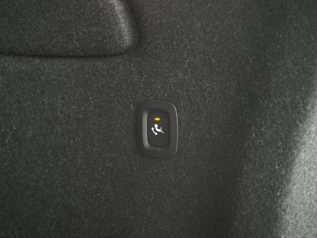 Volvo XC40 1.5 T5 Plug-in hybrid Ultimate Dark 46