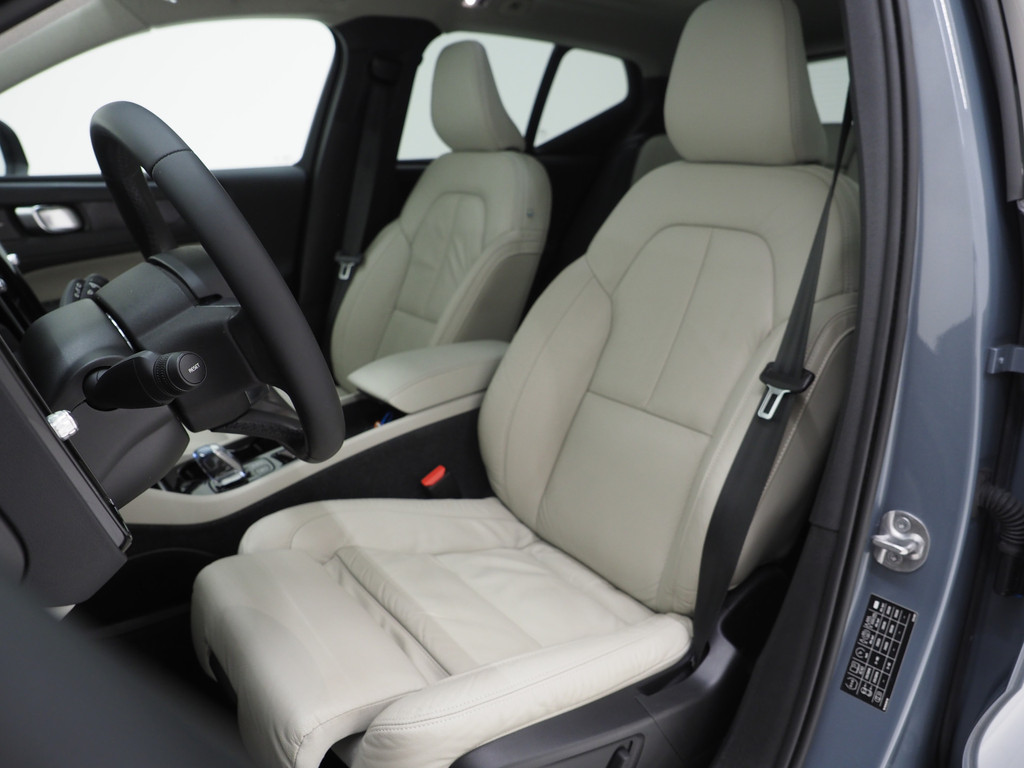 Volvo XC40 1.5 T5 Plug-in hybrid Ultimate Dark 51